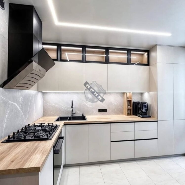 Кухня Ария82 (с витриной и третьим ярусом)